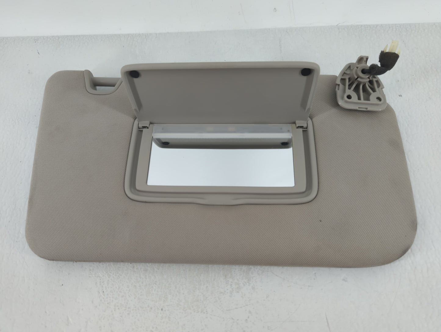 2014-2017 Nissan Rogue Sun Visor Shade Replacement Passenger Right Mirror Fits Fits 2014 2015 2016 2017 OEM Used Auto Parts 