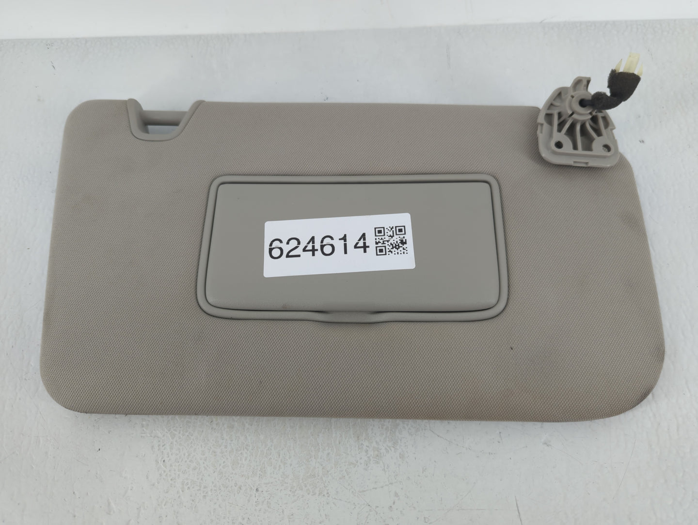2014-2017 Nissan Rogue Sun Visor Shade Replacement Passenger Right Mirror Fits Fits 2014 2015 2016 2017 OEM Used Auto Parts 