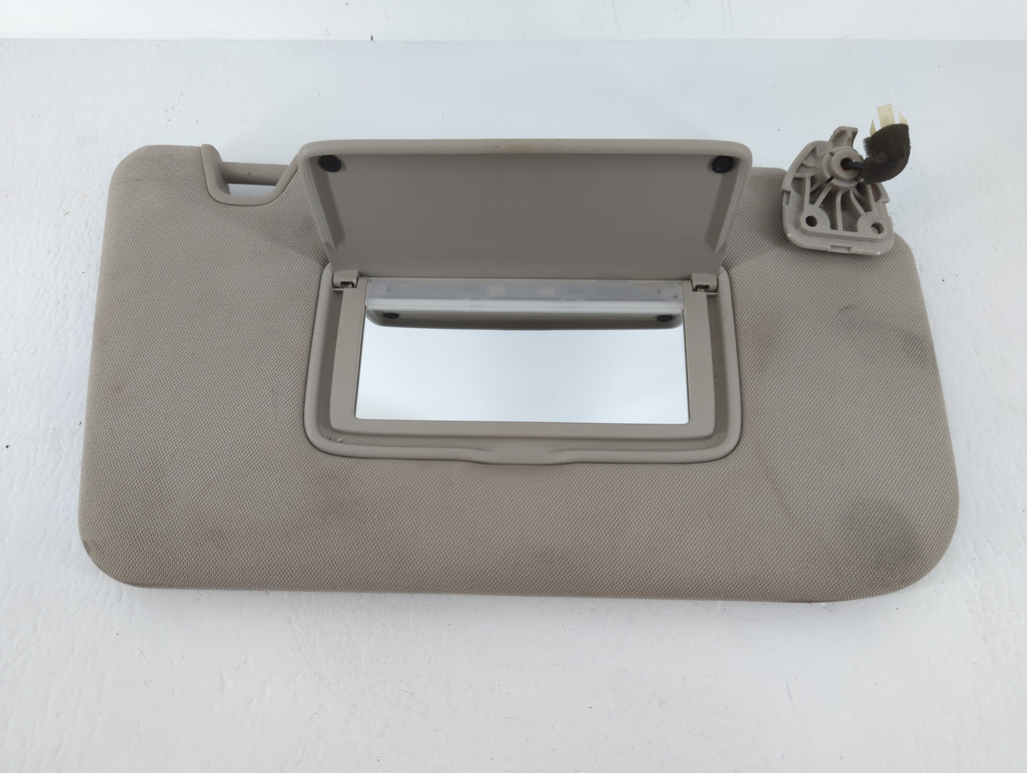 2014-2017 Nissan Rogue Sun Visor Shade Replacement Passenger Right Mirror Fits Fits 2014 2015 2016 2017 OEM Used Auto Parts 