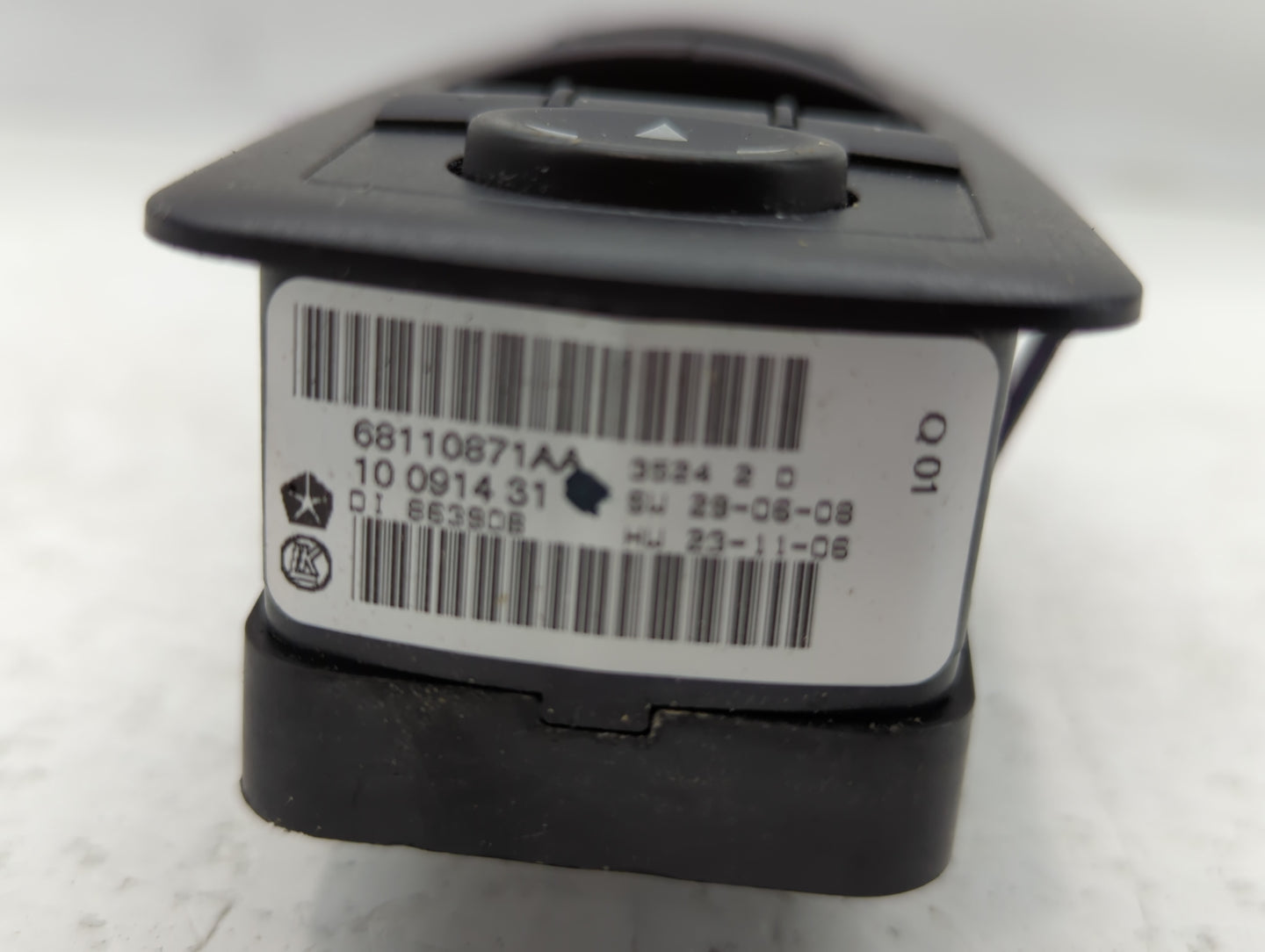 2015 Nissan Rogue Master Power Window Switch Replacement Driver Side Left P/N:68110871AA Fits OEM Used Auto Parts - Oemuseda