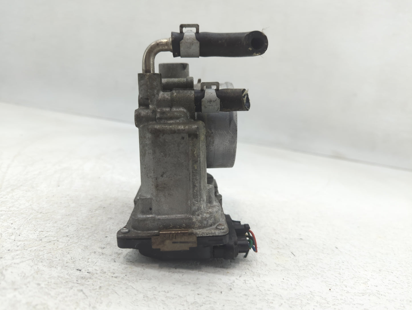 2014-2020 Nissan Rogue Throttle Body Fits Fits 2013 2014 2015 2016 2017 2018 2019 2020 OEM Used Auto Parts - Oemusedautopart