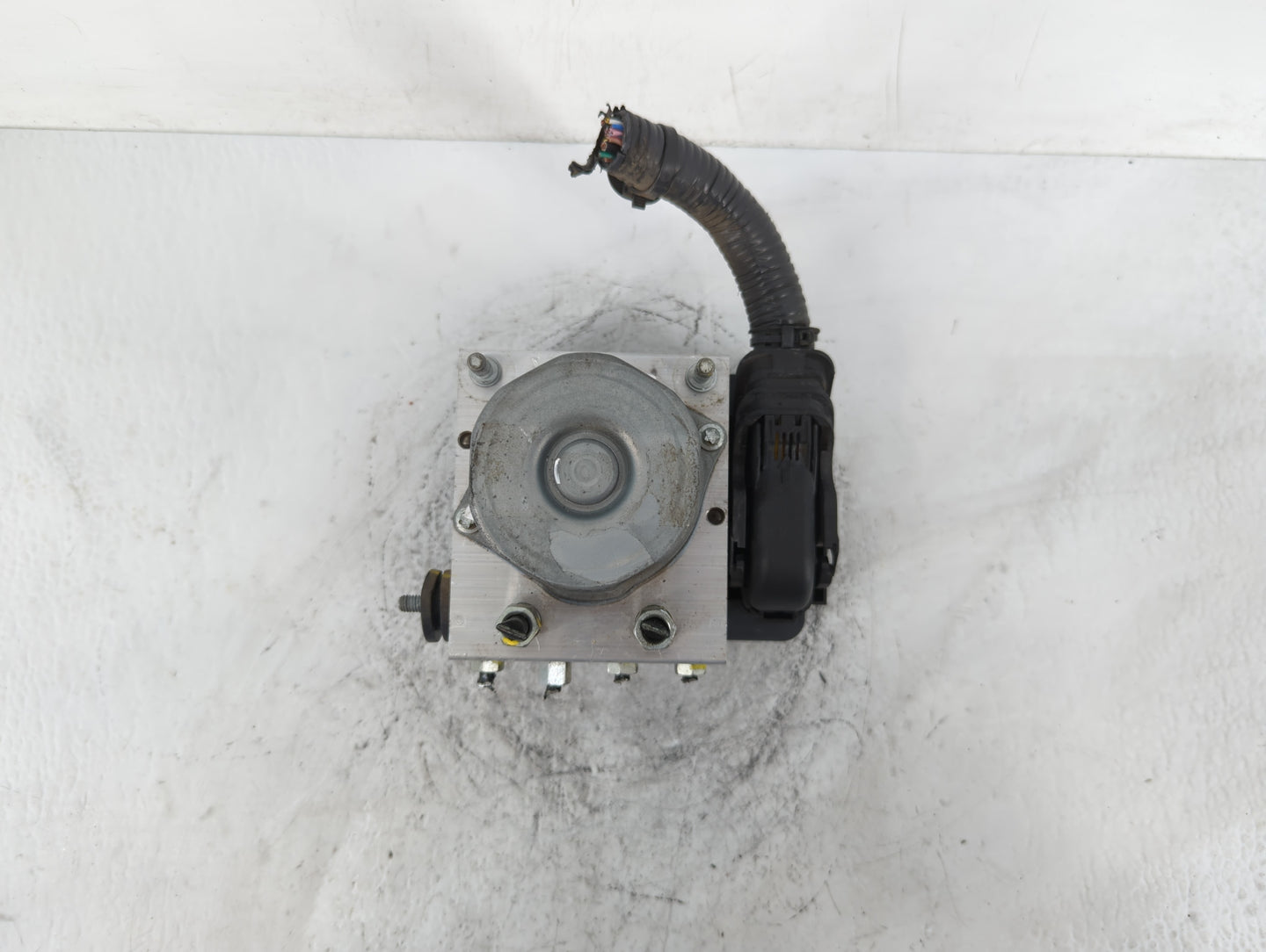 2014-2015 Nissan Rogue ABS Pump Control Module Replacement P/N:47660-4BA0A Fits Fits 2014 2015 OEM Used Auto Parts - Oemused