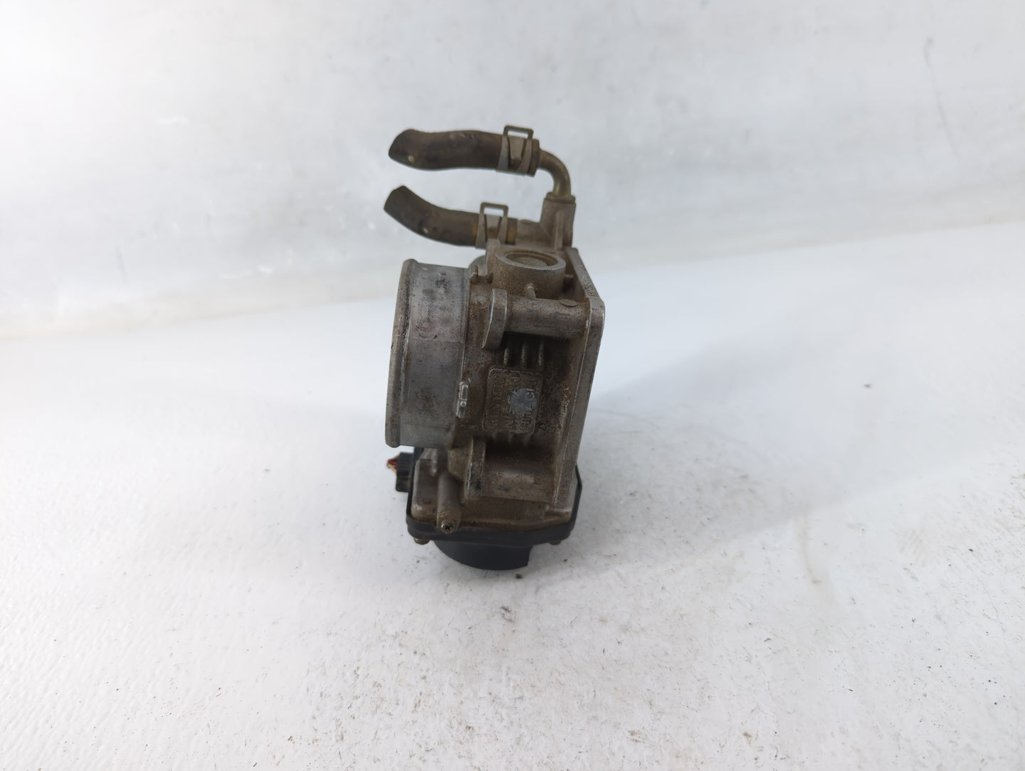 2011-2015 Nissan Rogue Throttle Body P/N:0901H RME60-15 Fits Fits 2011 2012 2013 2014 2015 OEM Used Auto Parts - Oemusedauto