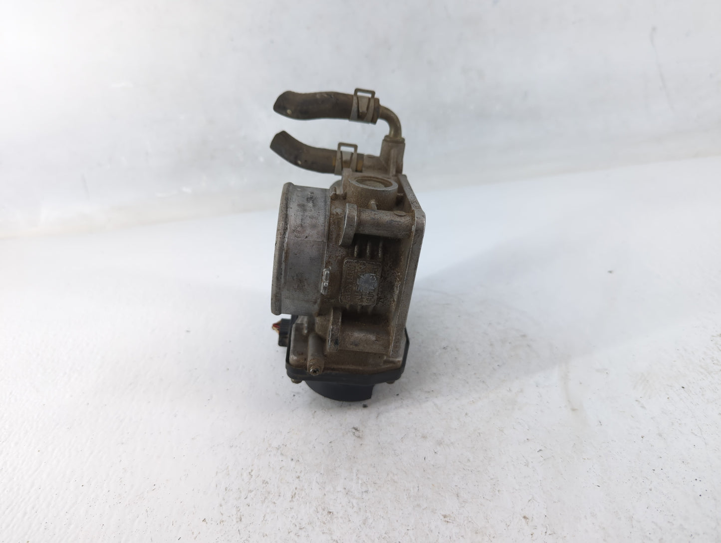 2011-2015 Nissan Rogue Throttle Body P/N:0901H RME60-15 Fits Fits 2011 2012 2013 2014 2015 OEM Used Auto Parts - Oemusedauto