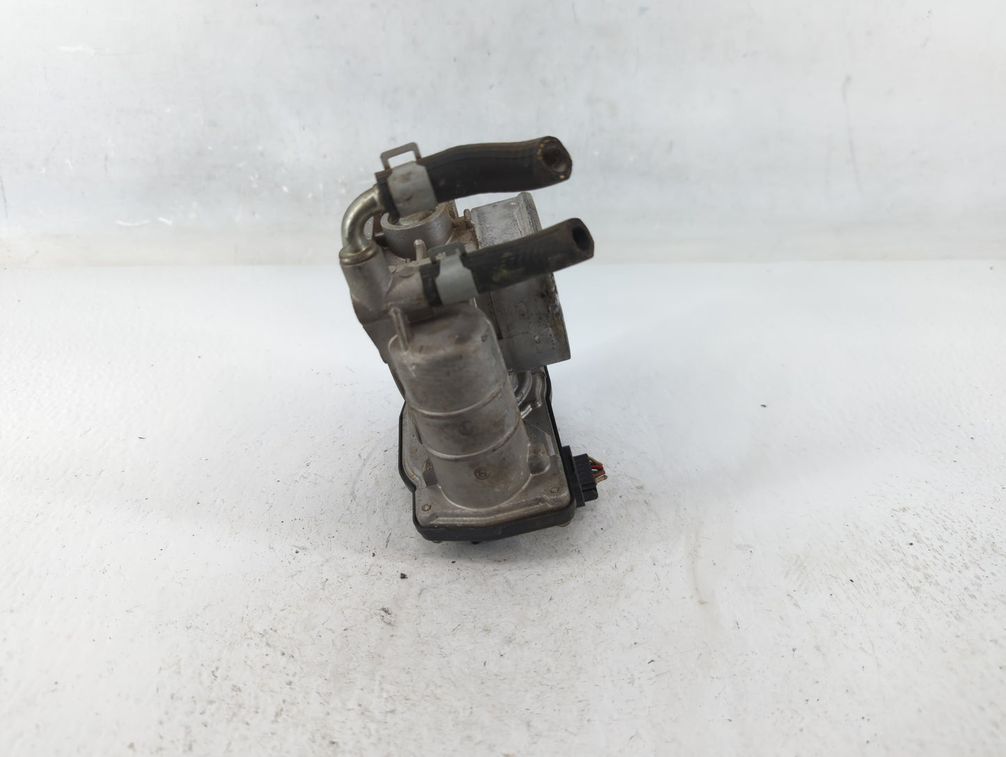 2011-2015 Nissan Rogue Throttle Body P/N:0901H RME60-15 Fits Fits 2011 2012 2013 2014 2015 OEM Used Auto Parts - Oemusedauto