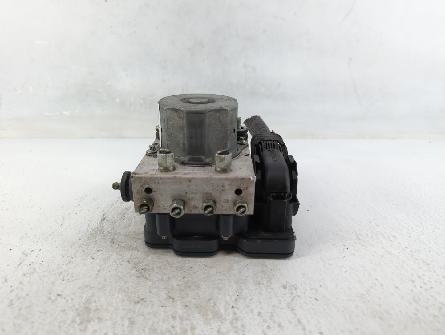 2014-2015 Nissan Rogue ABS Pump Control Module Replacement P/N:47660-4BA0A Fits Fits 2014 2015 OEM Used Auto Parts - Oemused