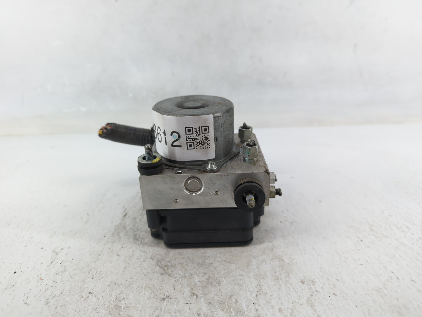 2014-2015 Nissan Rogue ABS Pump Control Module Replacement P/N:47660-4BA0A Fits Fits 2014 2015 OEM Used Auto Parts - Oemused