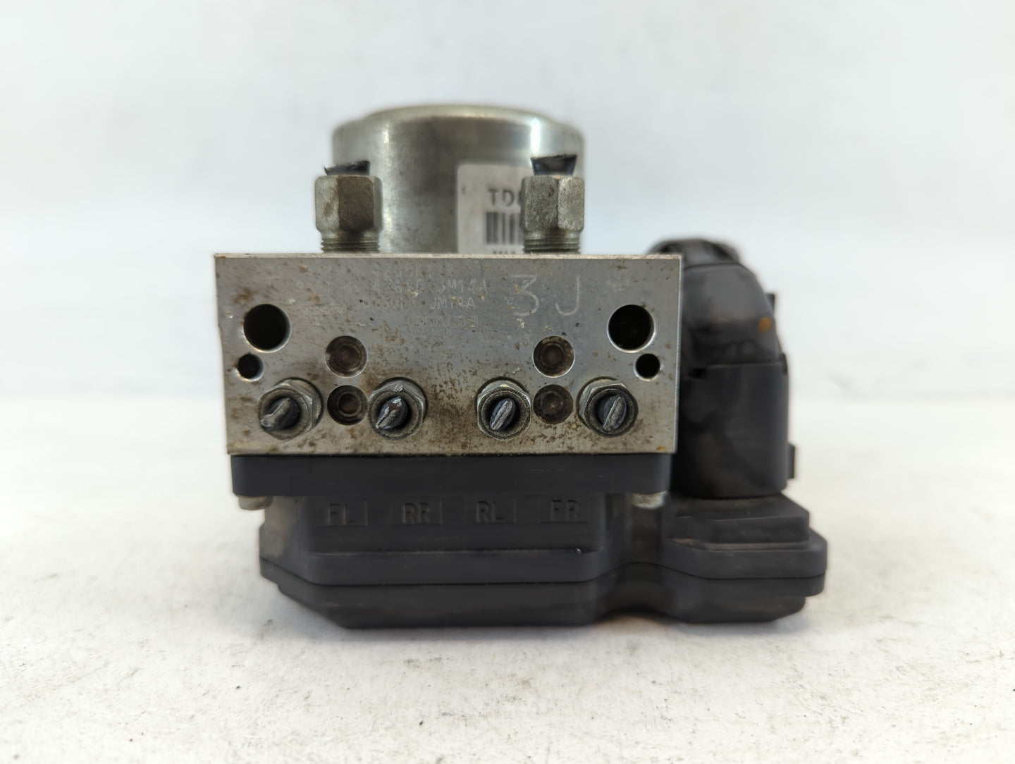 2012-2015 Nissan Rogue ABS Pump Control Module Replacement P/N:4Z05K111 Fits Fits 2012 2013 2014 2015 OEM Used Auto Parts - 