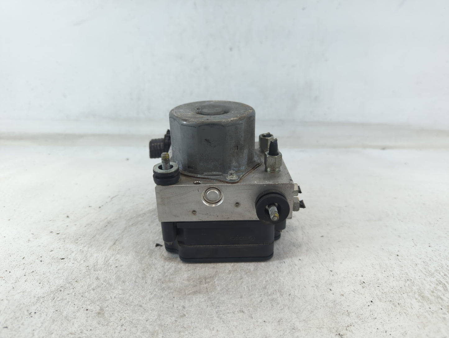 2014-2015 Nissan Rogue ABS Pump Control Module Replacement P/N:47660 4BF0A Fits Fits 2014 2015 OEM Used Auto Parts - Oemused