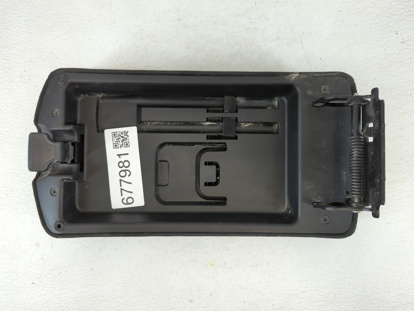 2013-2015 Nissan Rogue Center Console Armrest Cover Lid Black - Oemusedautoparts1.com