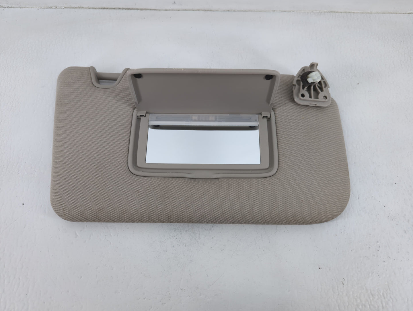 2014-2017 Nissan Rogue Sun Visor Shade Replacement Passenger Right Mirror Fits Fits 2014 2015 2016 2017 OEM Used Auto Parts 