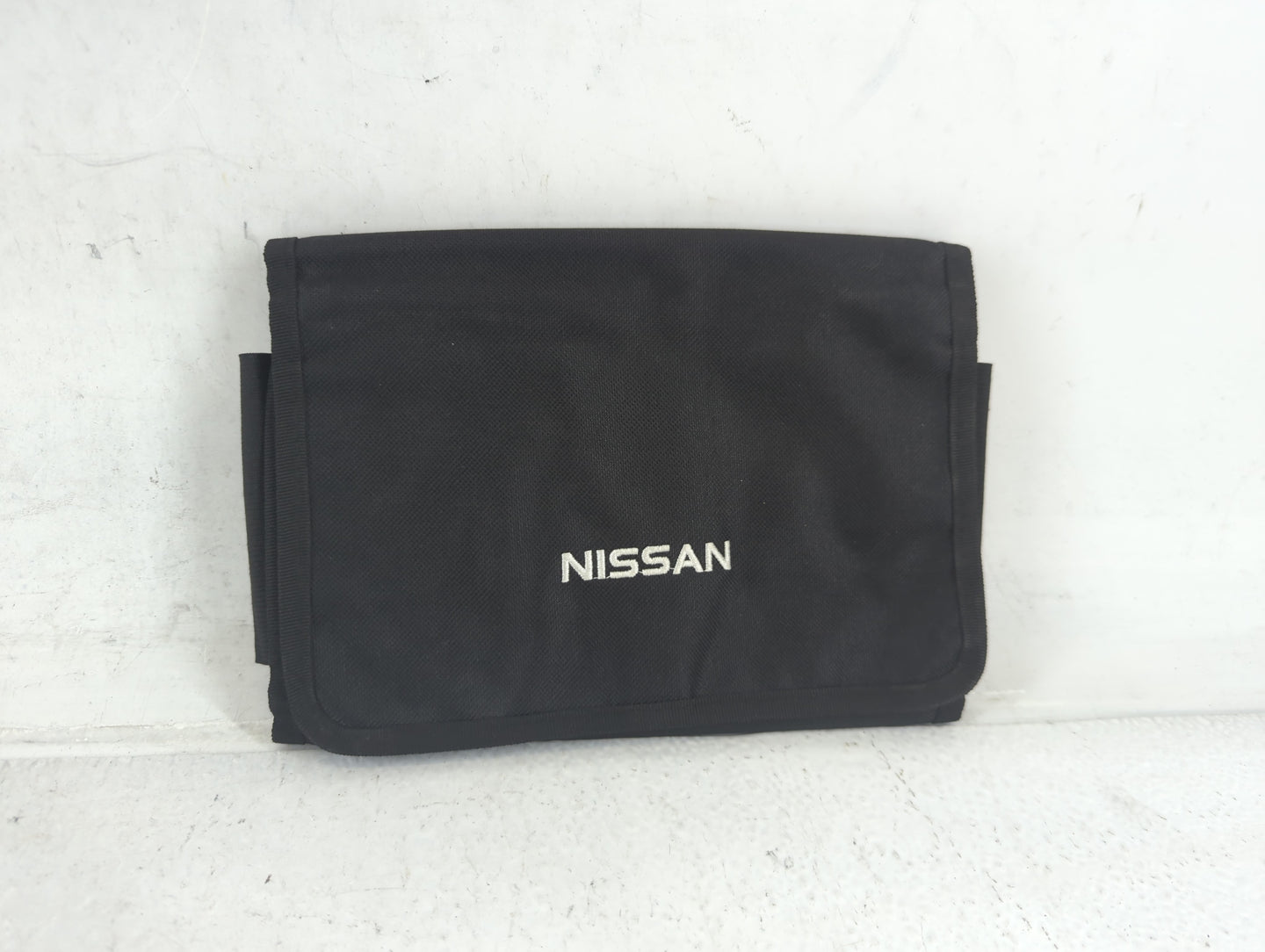 2015 Nissan Rogue Owners Manual Book Guide P/N:0M15EA 0T32U1 OEM Used Auto Parts - Oemusedautoparts1.com