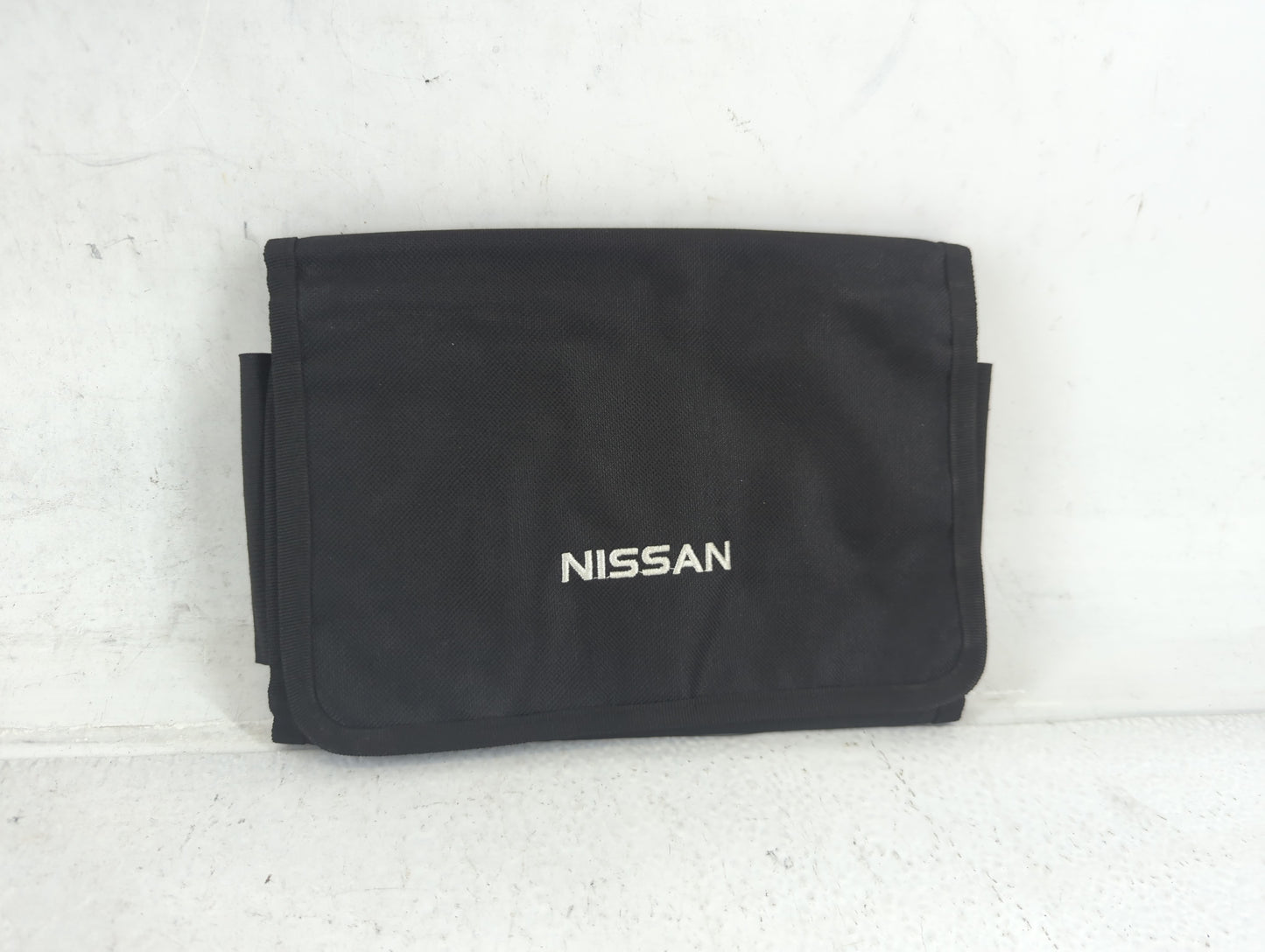 2015 Nissan Rogue Owners Manual Book Guide P/N:0M15EA 0T32U1 OEM Used Auto Parts - Oemusedautoparts1.com