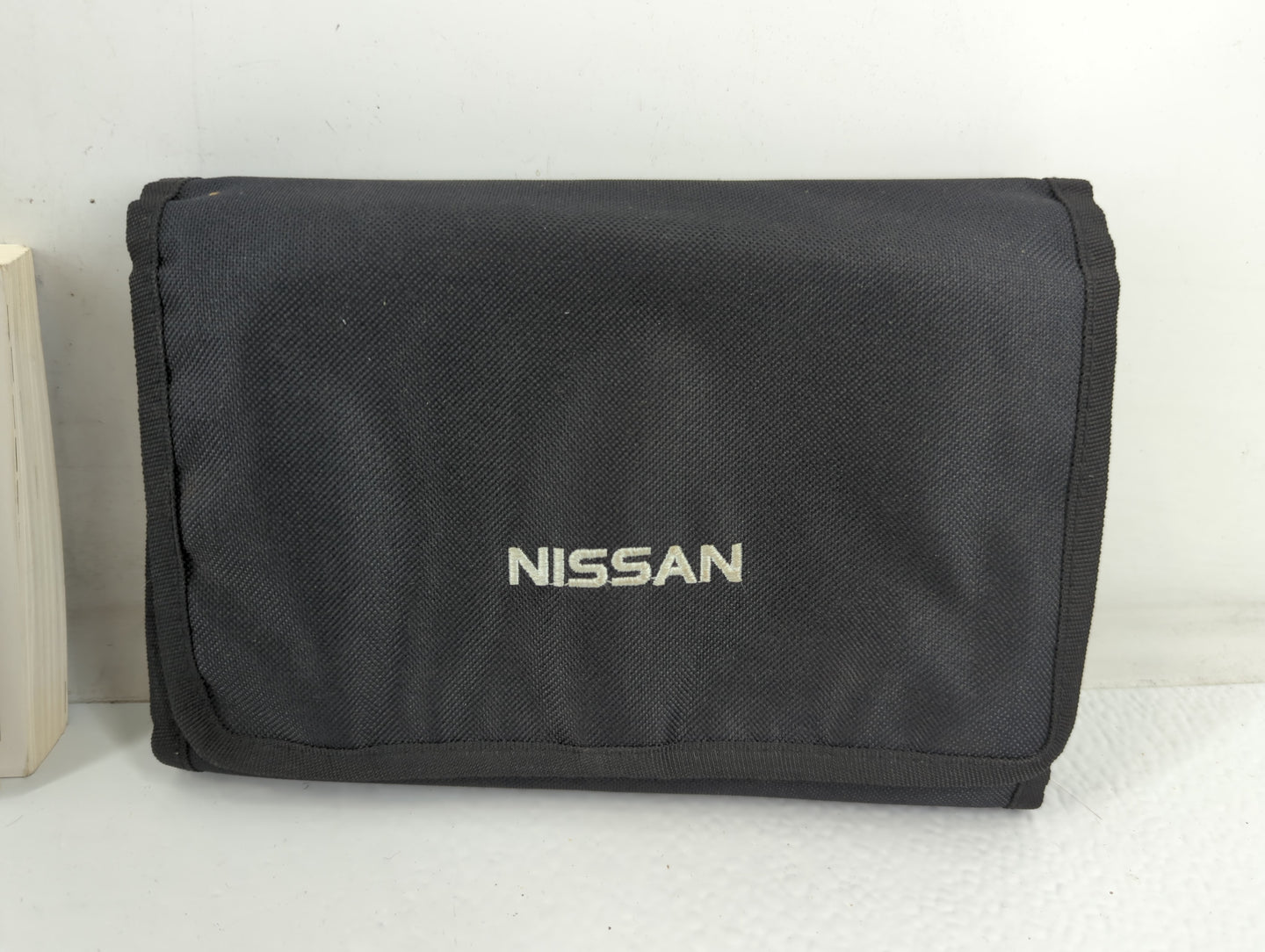 2015 Nissan Rogue Owners Manual Book Guide P/N:OM15EA 0T32U1 OEM Used Auto Parts - Oemusedautoparts1.com