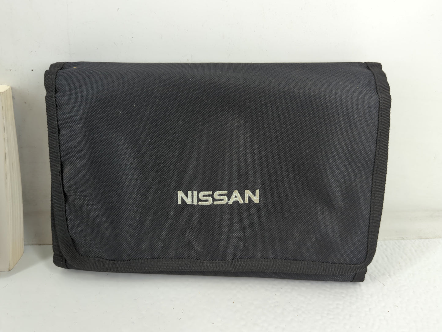 2015 Nissan Rogue Owners Manual Book Guide P/N:OM15EA 0T32U1 OEM Used Auto Parts - Oemusedautoparts1.com