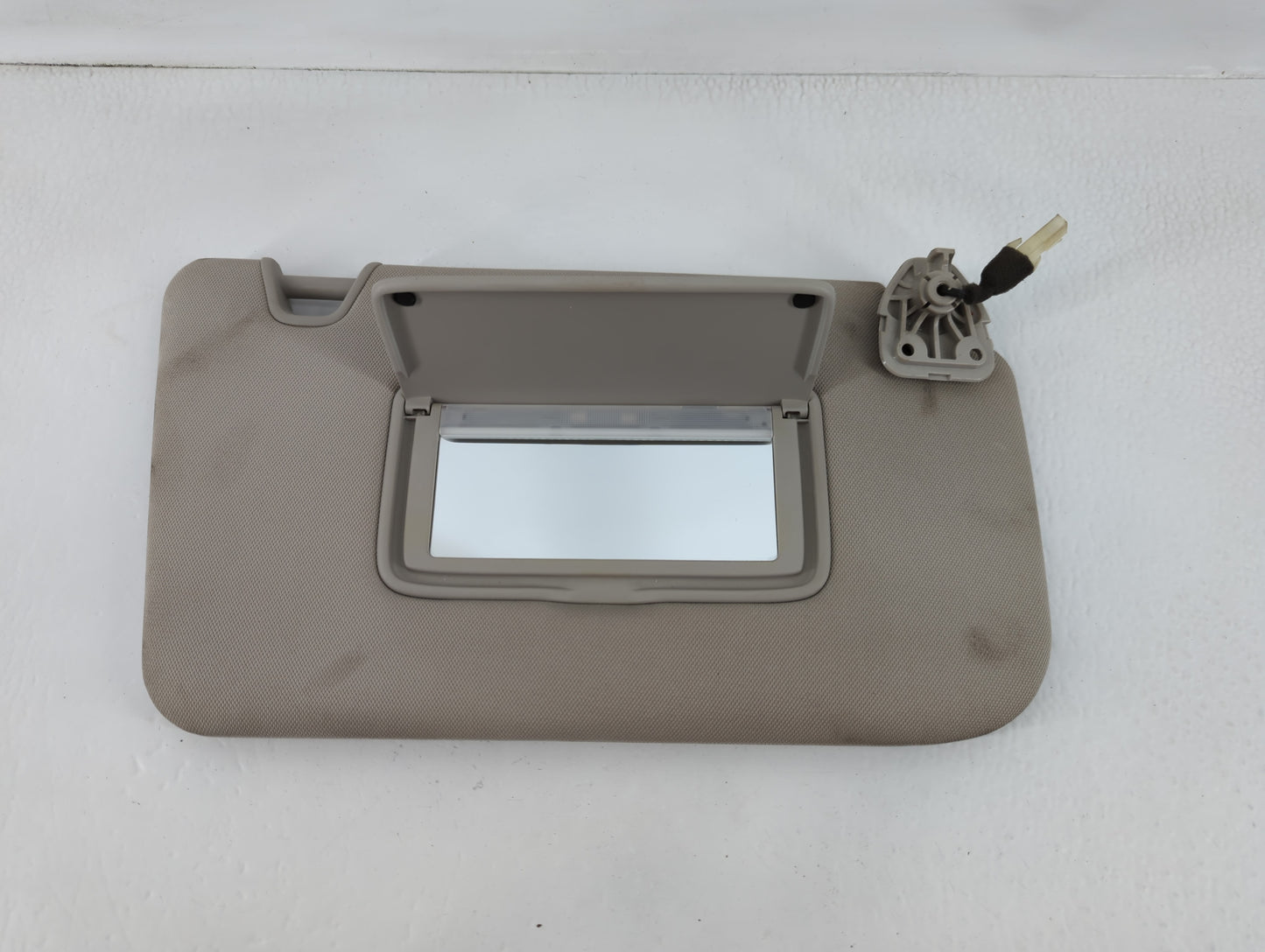 2014-2017 Nissan Rogue Sun Visor Shade Replacement Passenger Right Mirror Fits Fits 2014 2015 2016 2017 OEM Used Auto Parts 