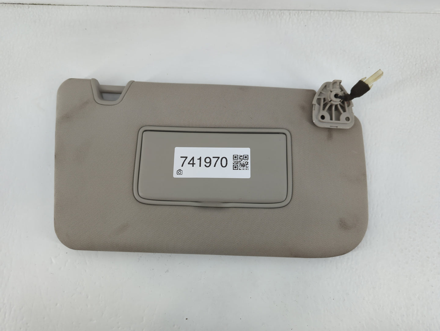 2014-2017 Nissan Rogue Sun Visor Shade Replacement Passenger Right Mirror Fits Fits 2014 2015 2016 2017 OEM Used Auto Parts 