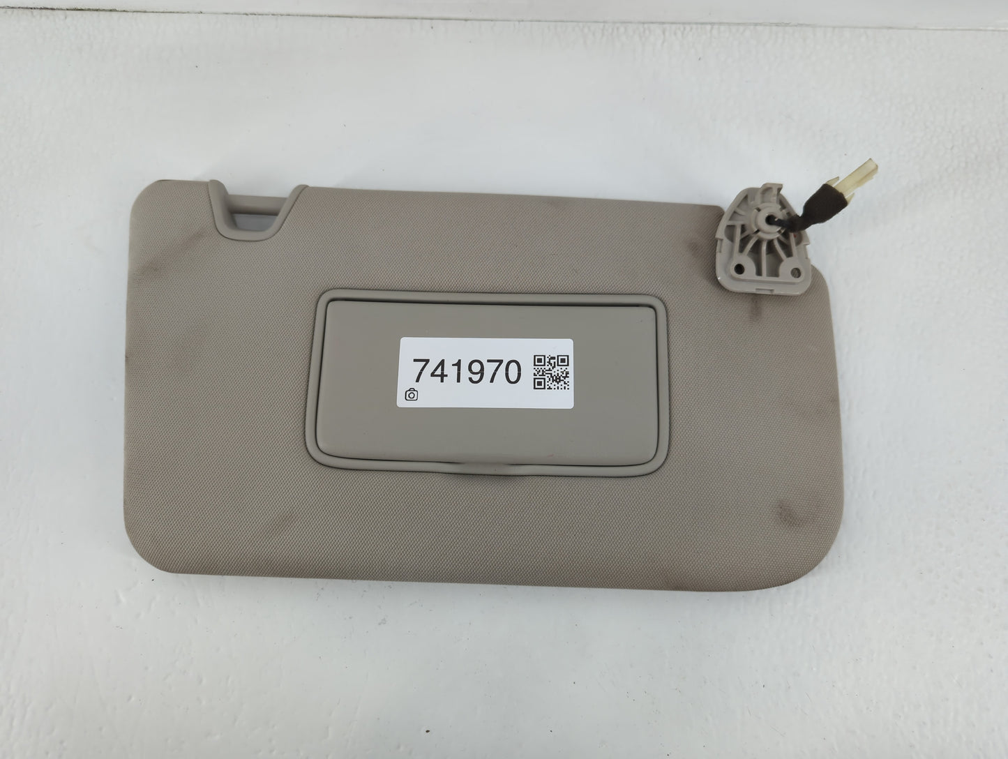 2014-2017 Nissan Rogue Sun Visor Shade Replacement Passenger Right Mirror Fits Fits 2014 2015 2016 2017 OEM Used Auto Parts 