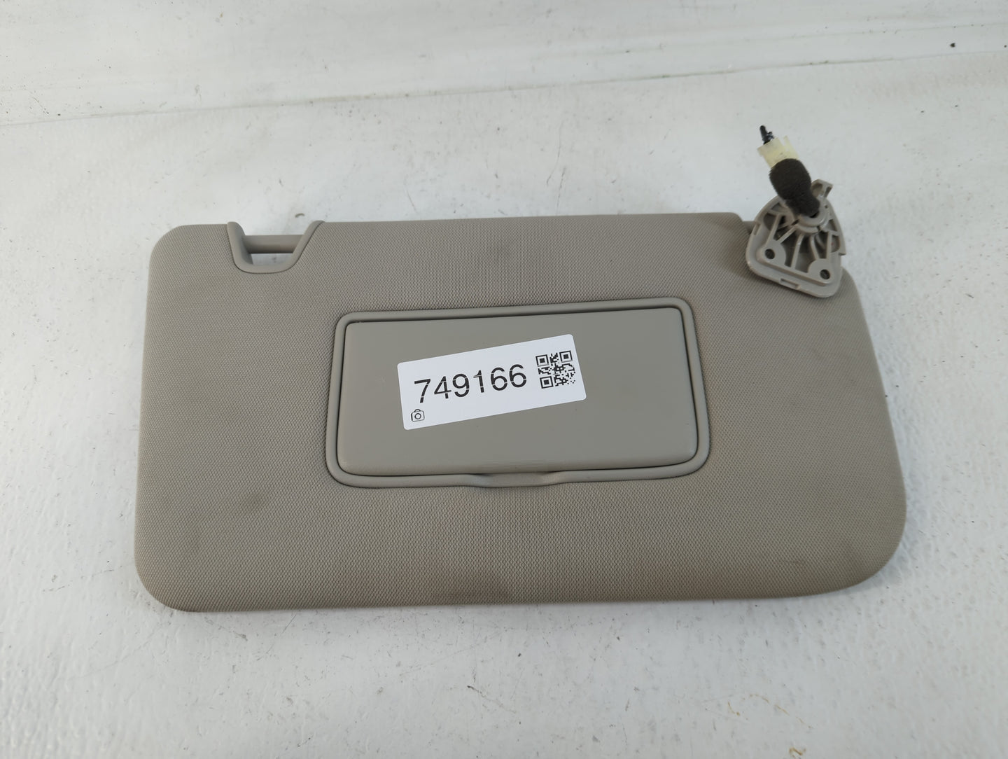 2014-2017 Nissan Rogue Sun Visor Shade Replacement Passenger Right Mirror Fits Fits 2014 2015 2016 2017 OEM Used Auto Parts 