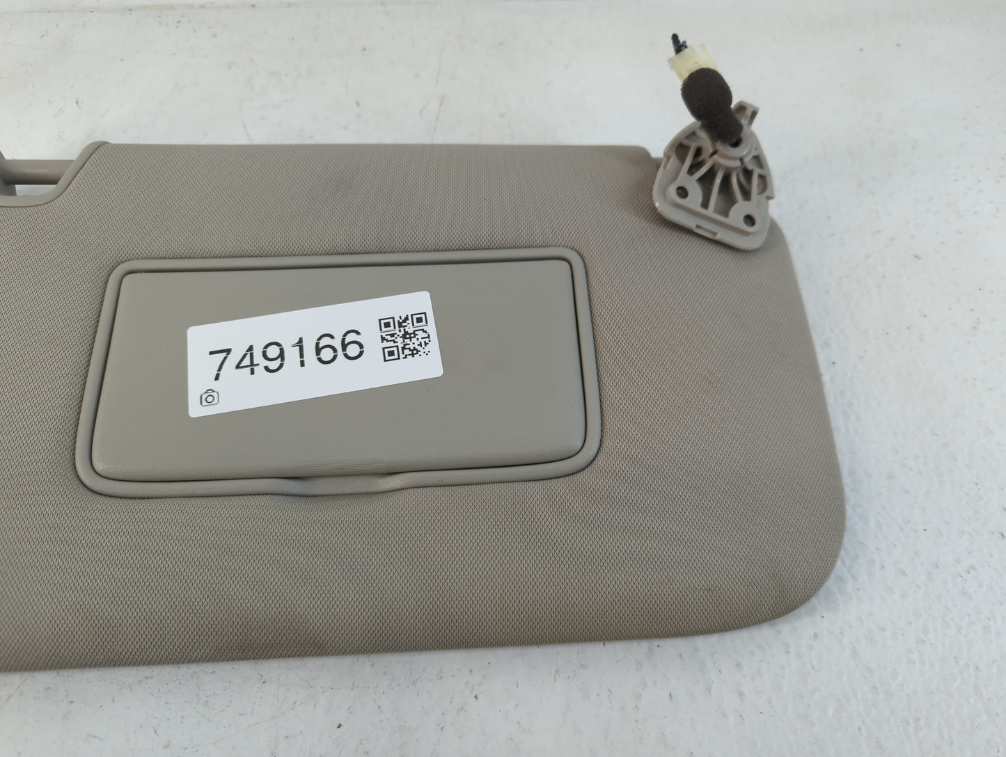 2014-2017 Nissan Rogue Sun Visor Shade Replacement Passenger Right Mirror Fits Fits 2014 2015 2016 2017 OEM Used Auto Parts 