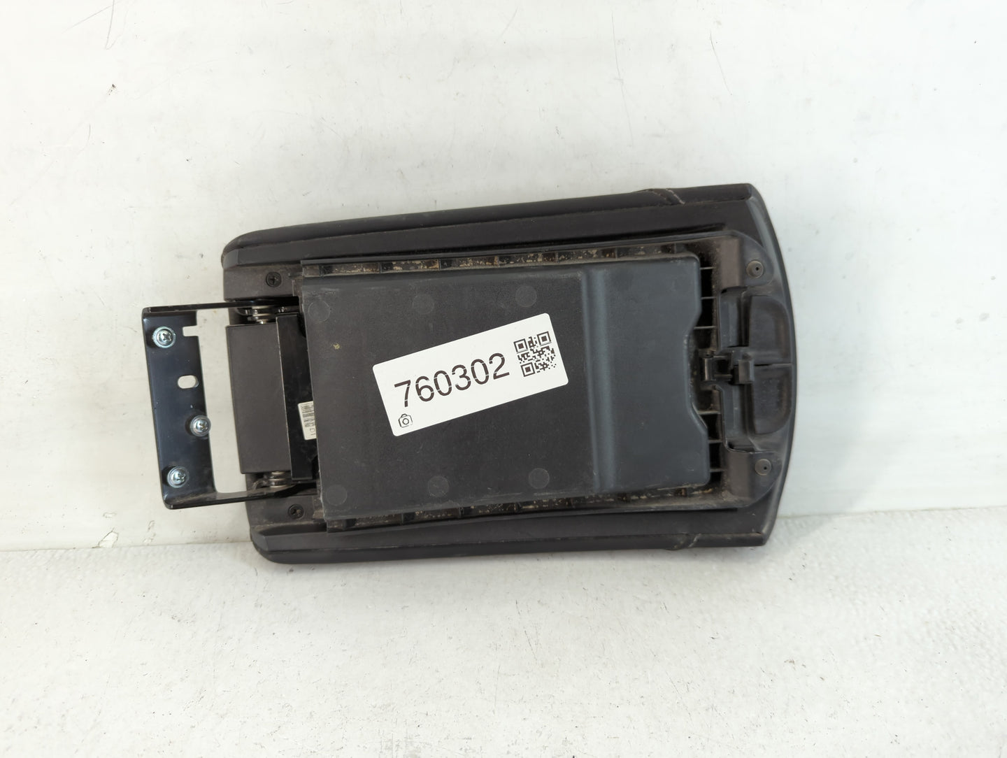 2015 Nissan Rogue Center Console Armrest Cover Lid Fits OEM Used Auto Parts - Oemusedautoparts1.com