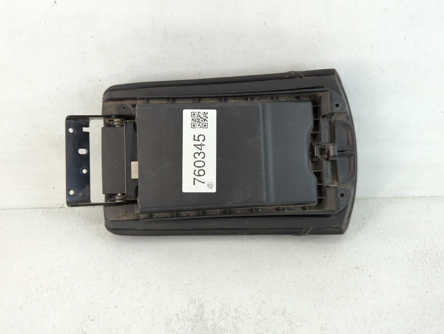 2015 Nissan Rogue Center Console Armrest Cover Lid Fits OEM Used Auto Parts - Oemusedautoparts1.com