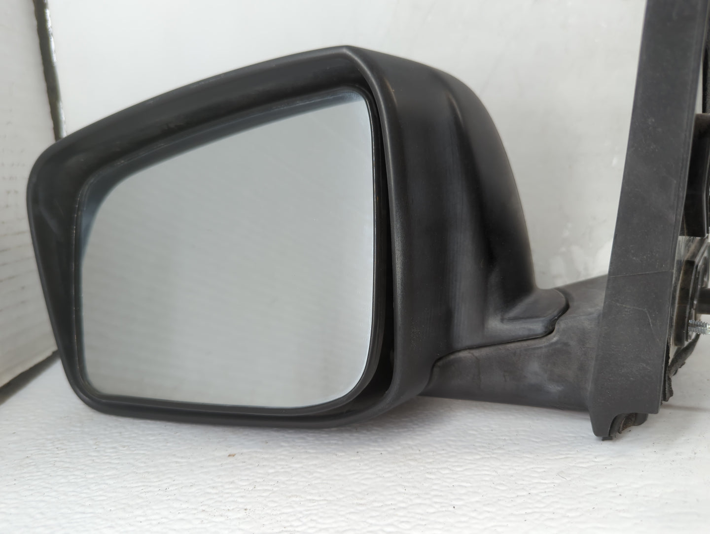 2008-2015 Nissan Rogue Driver Side View Mirror - Left Door Mirror OEM Used - Oemusedautoparts1.com