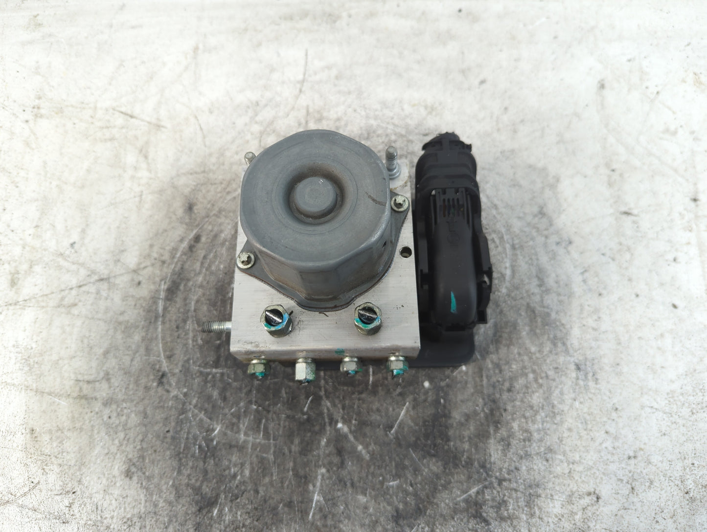 2015-2016 Nissan Rogue ABS Pump Control Module Replacement P/N:47660 4BF0A Fits Fits 2015 2016 OEM Used Auto Parts - Oemused
