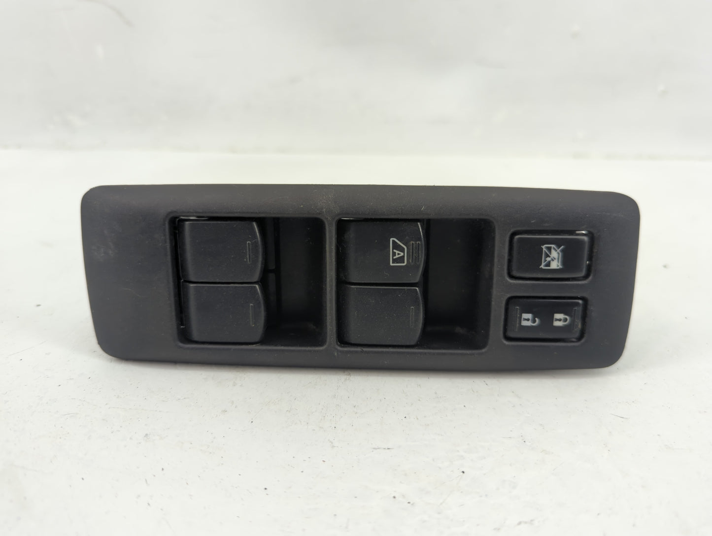 2015 Nissan Rogue Master Power Window Switch Replacement Driver Side Left Fits OEM Used Auto Parts - Oemusedautoparts1.com