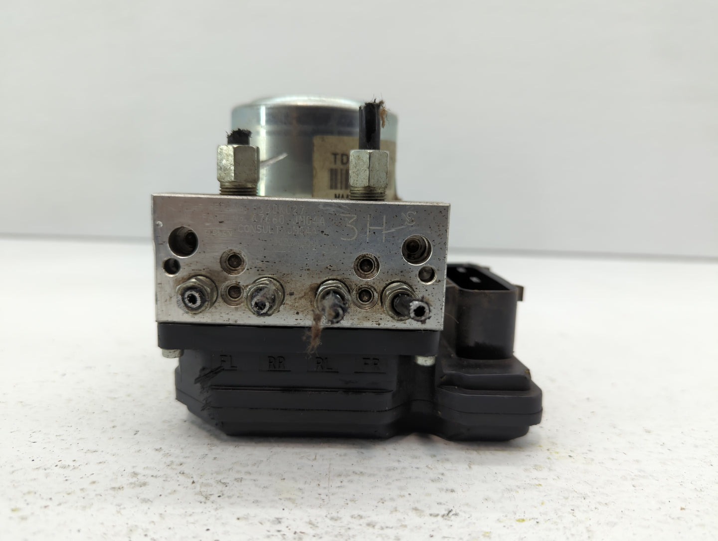 2015 Nissan Rogue Select ABS Pump Control Module Replacement P/N:TD8405 47660 JM04A Fits Fits 2012 2013 2014 OEM Used Auto P