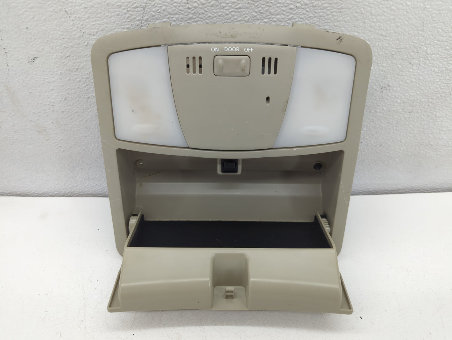 2015 Nissan Rogue Select Overhead Roof Console - Oemusedautoparts1.com