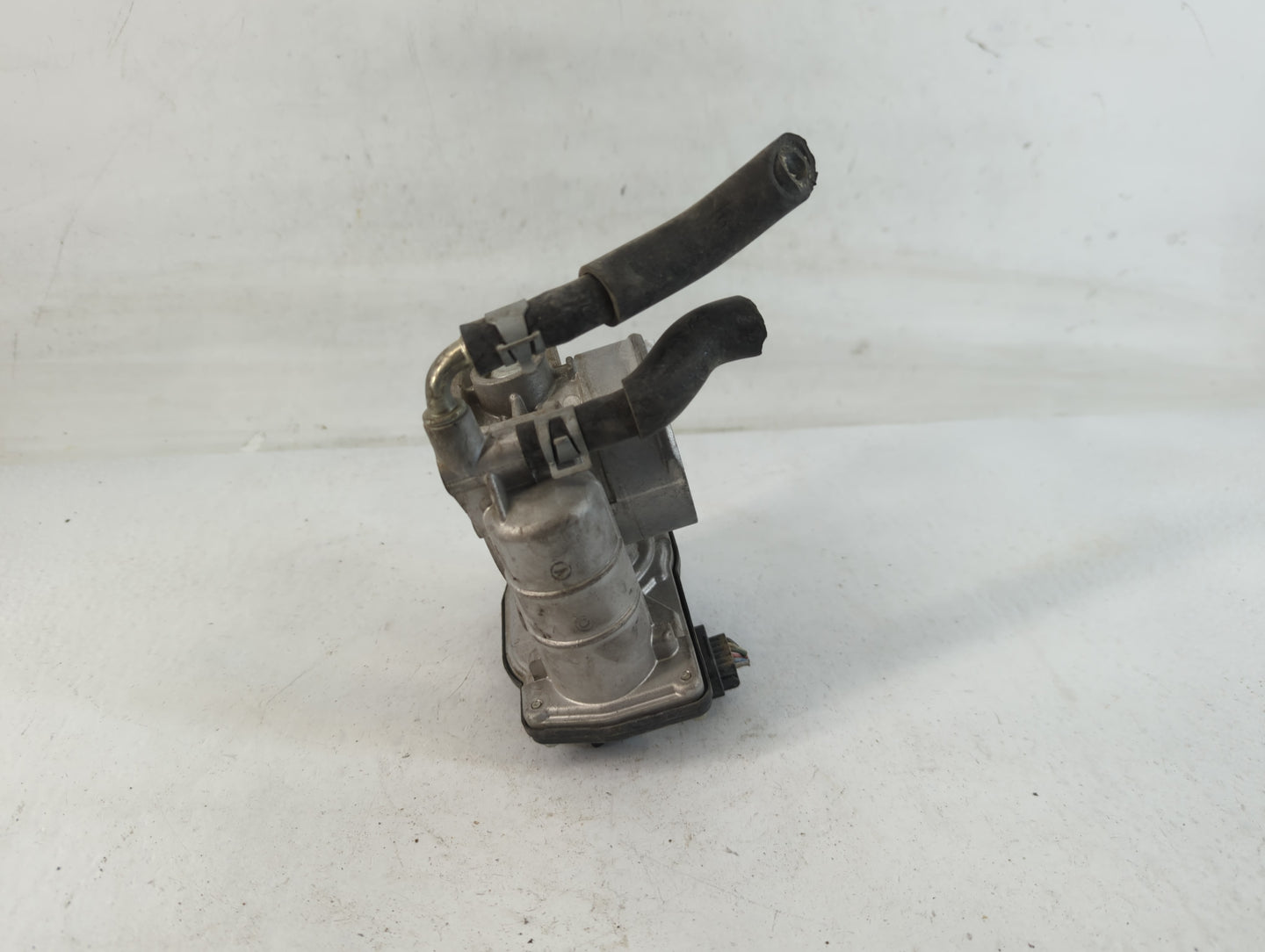 2015 Nissan Rogue Select Throttle Body P/N:2314S RME60-15 Fits Fits 2011 2012 2013 2014 OEM Used Auto Parts - Oemusedautopar