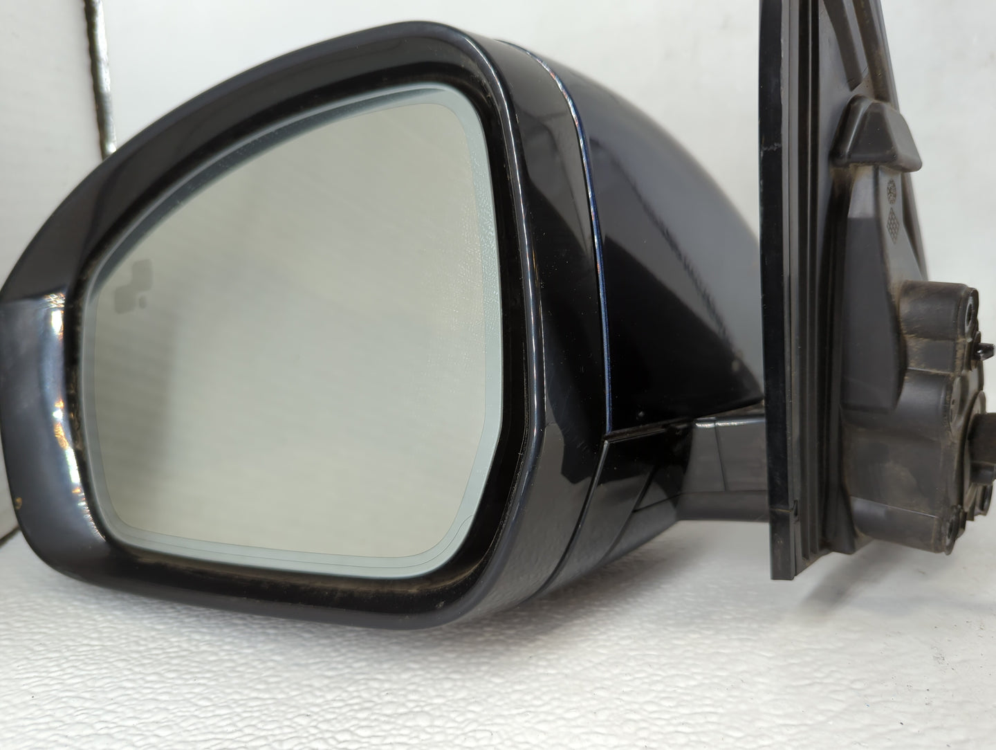 2015 Nissan Rogue Sport Driver Side View Mirror - Left Door Mirror OEM Used - Oemusedautoparts1.com