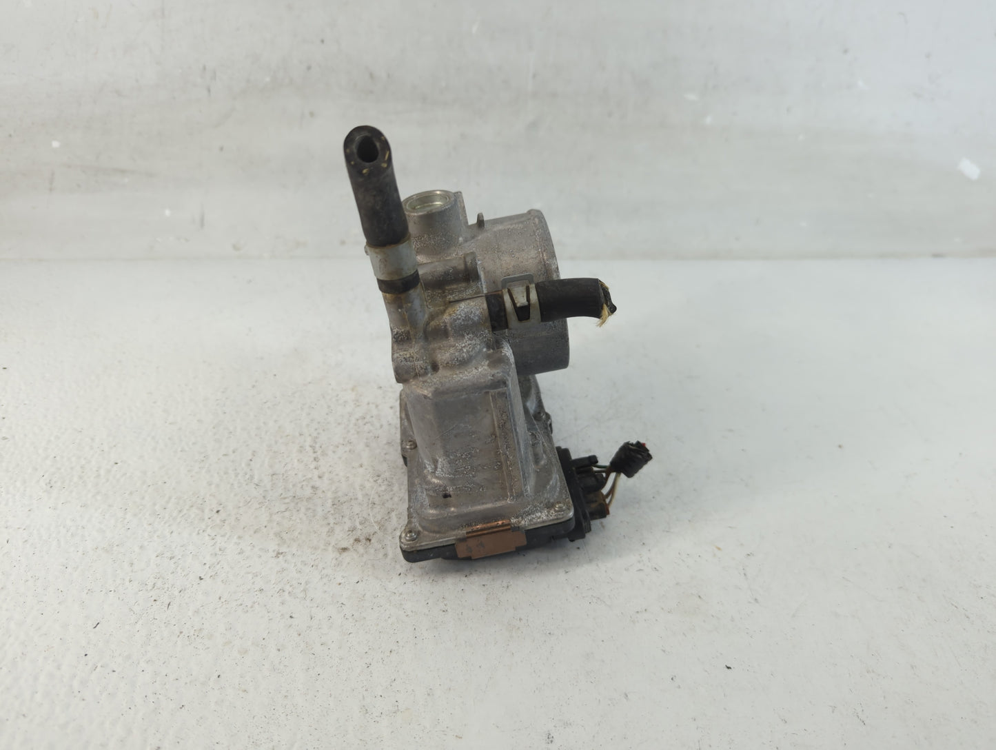 2013-2019 Nissan Sentra Throttle Body P/N:3RA60-01 A Fits Fits 2013 2014 2015 2016 2017 2018 2019 OEM Used Auto Parts - Oemu