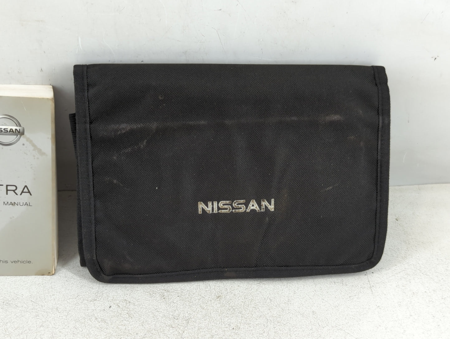 2015 Nissan Sentra Owners Manual Book Guide P/N:OM15EM 0B17U1 OEM Used Auto Parts - Oemusedautoparts1.com