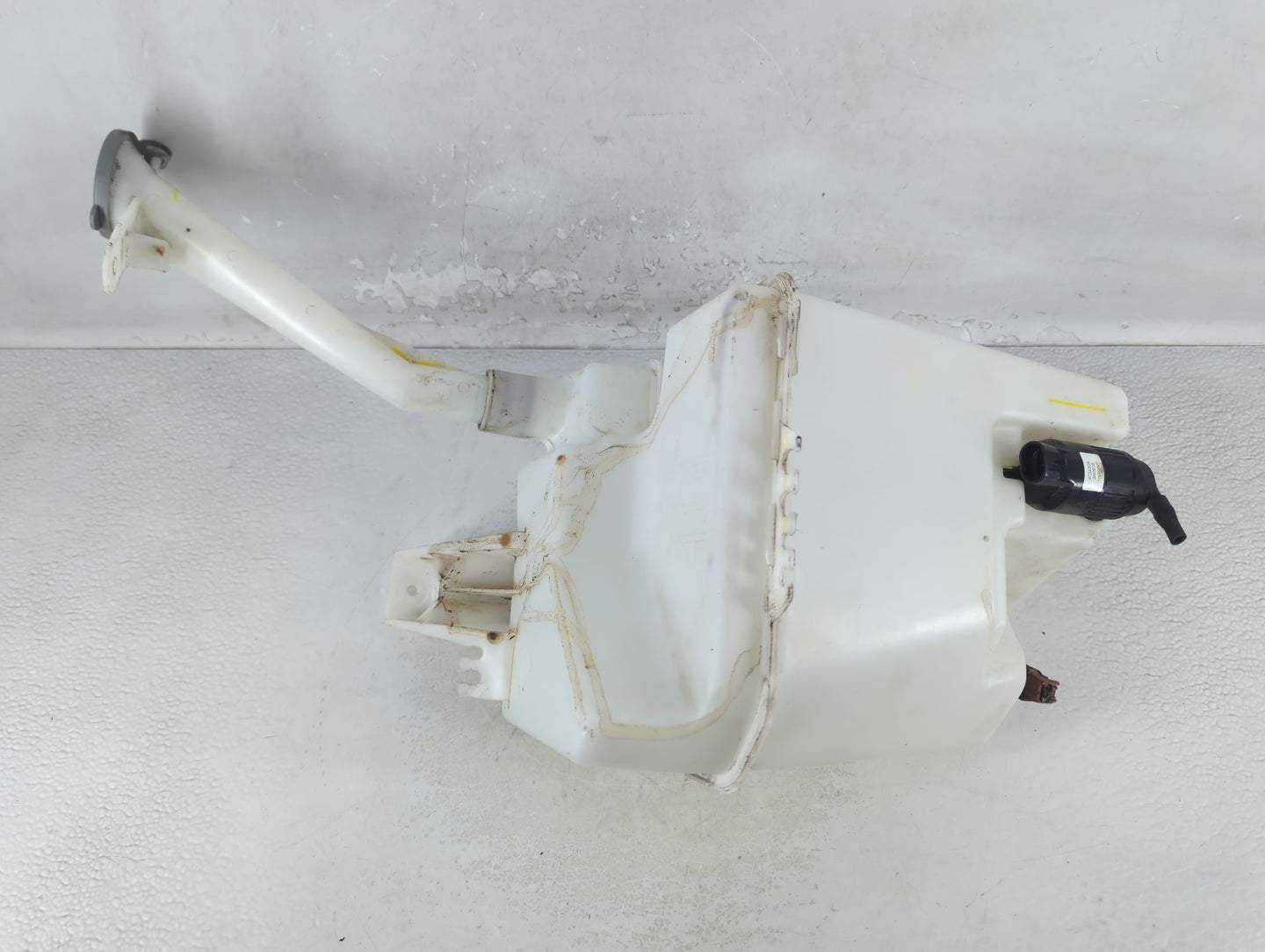 2013-2015 Nissan Sentra Windshield Washer Fluid Reservoir Bottle Oem - Oemusedautoparts1.com