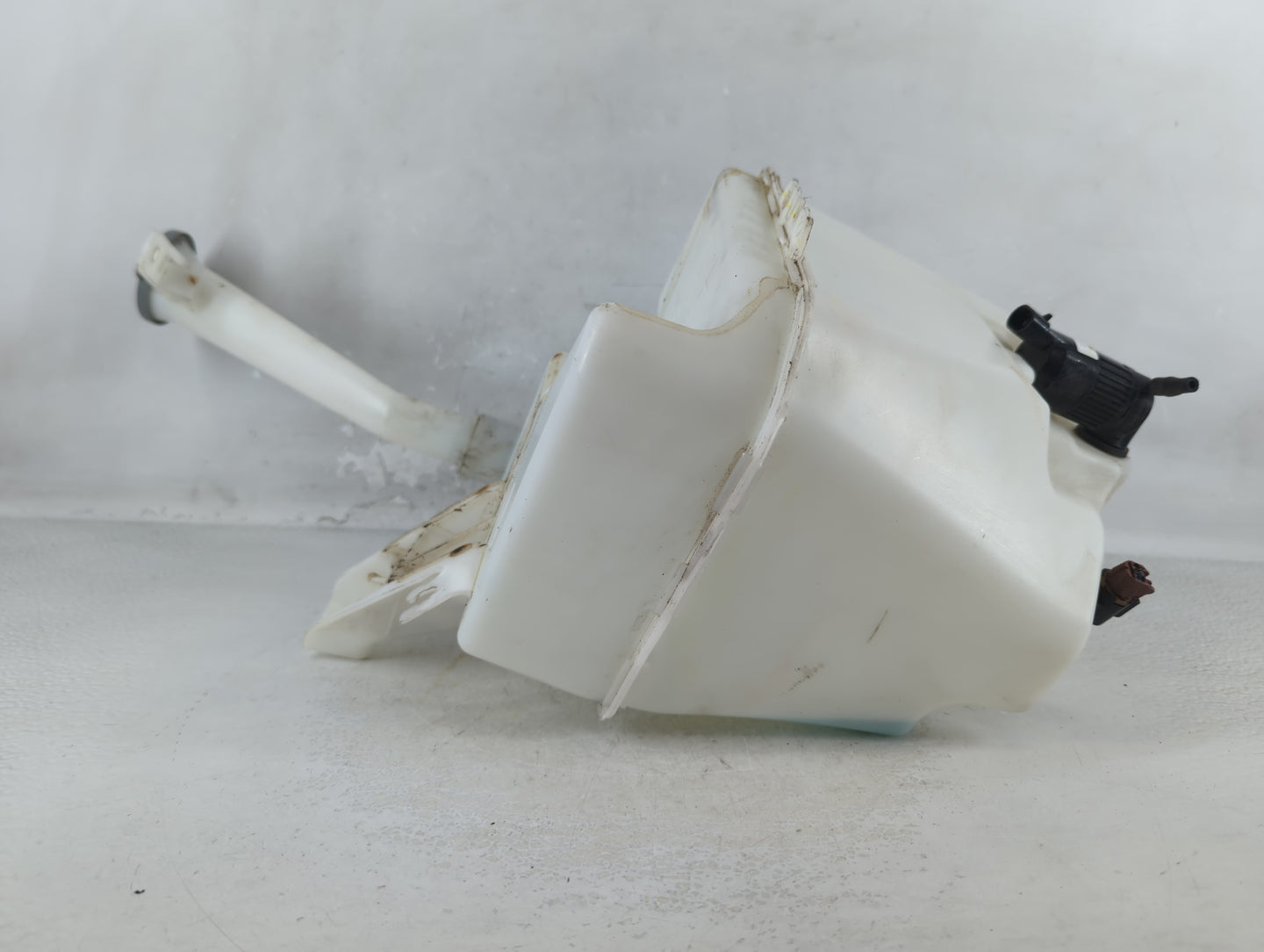 2013-2015 Nissan Sentra Windshield Washer Fluid Reservoir Bottle Oem - Oemusedautoparts1.com