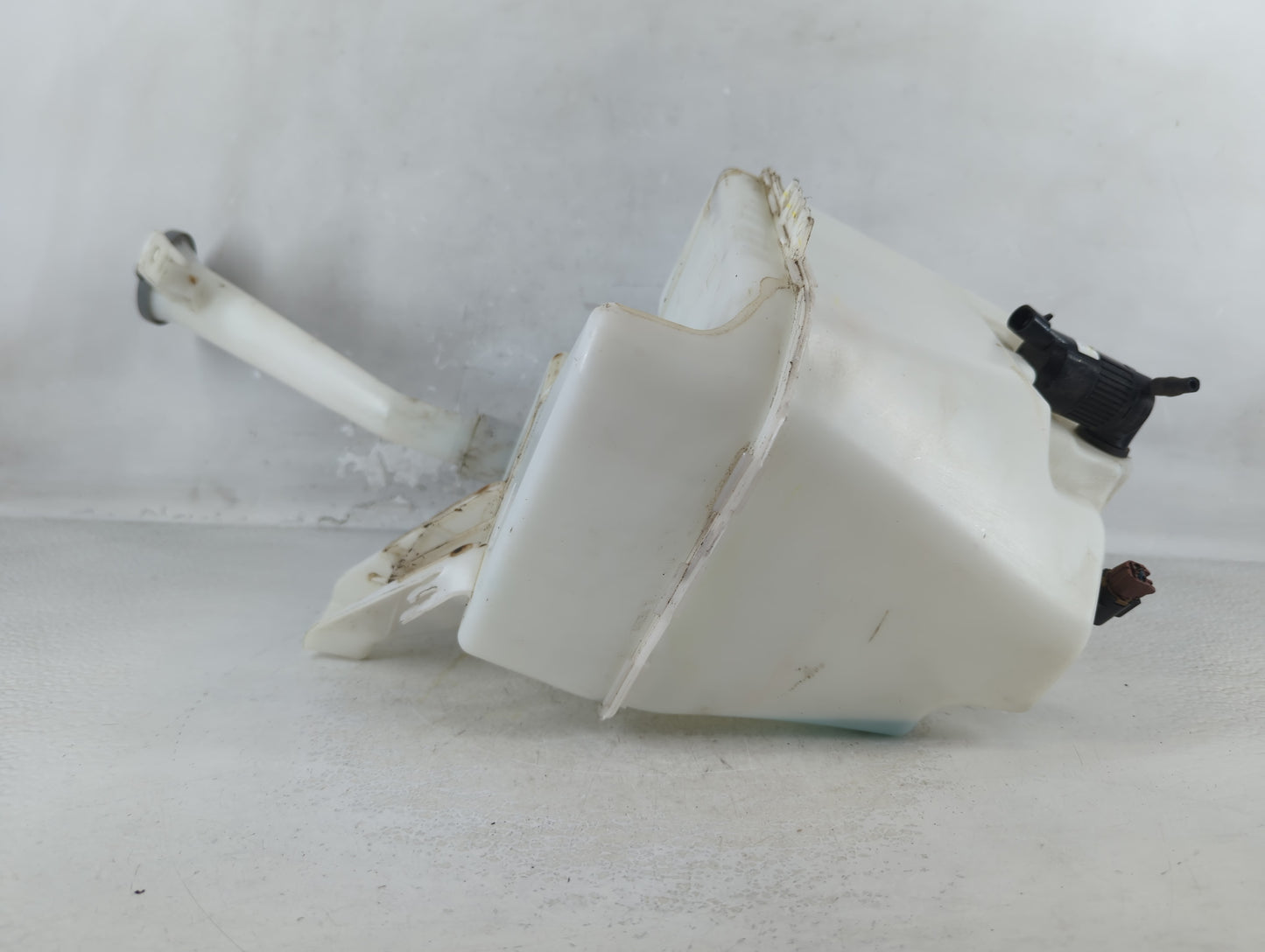 2013-2015 Nissan Sentra Windshield Washer Fluid Reservoir Bottle Oem - Oemusedautoparts1.com