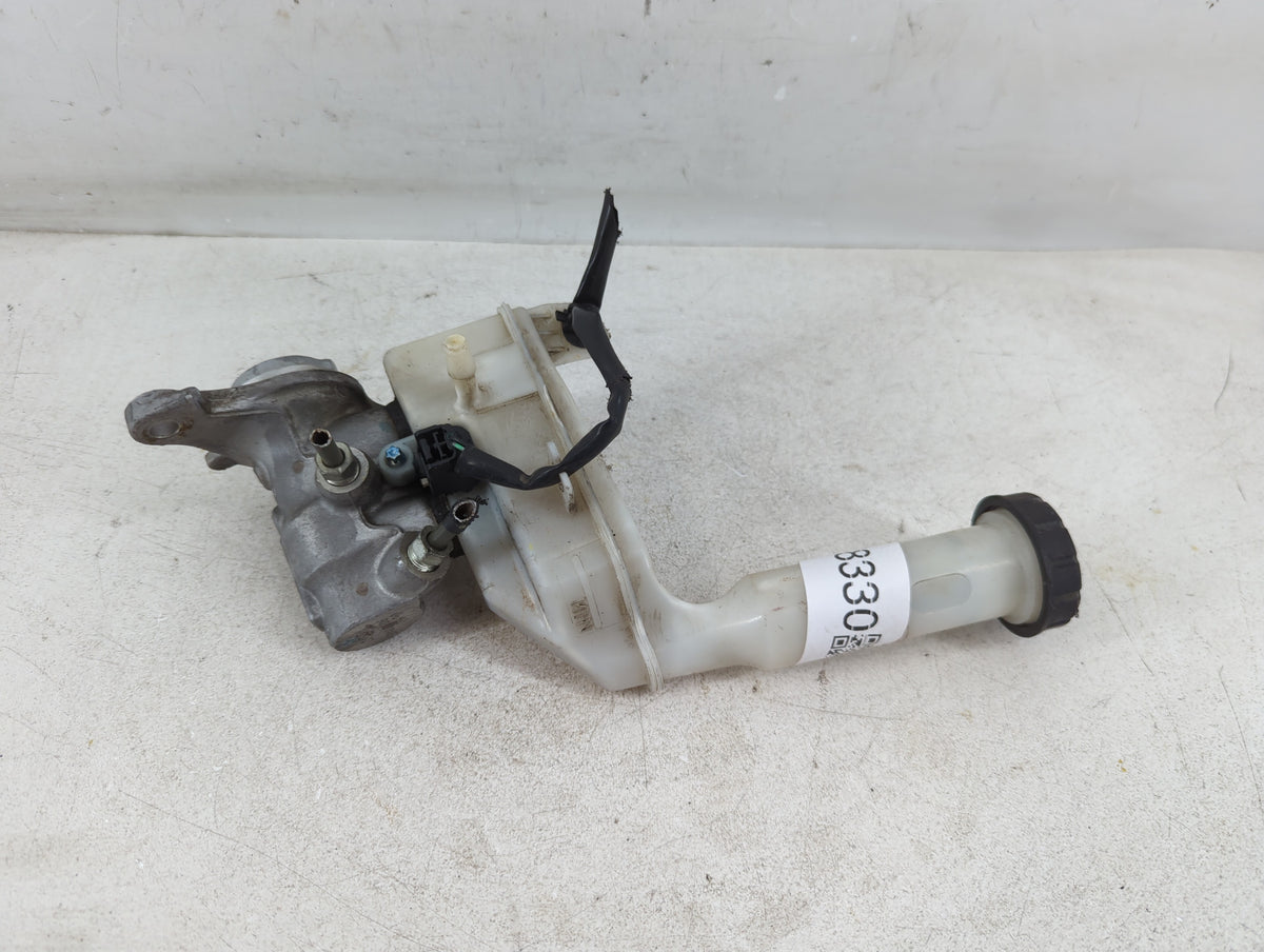 2013-2019 Nissan Sentra Brake Master Cylinder 1078330 - Oemusedautoparts1.com