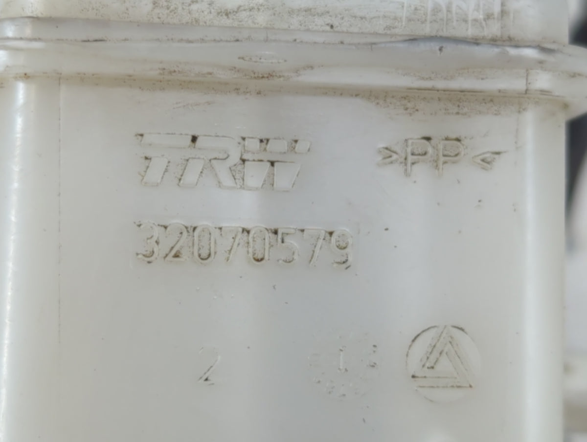2013-2019 Nissan Sentra Brake Master Cylinder 1078330 - Oemusedautoparts1.com