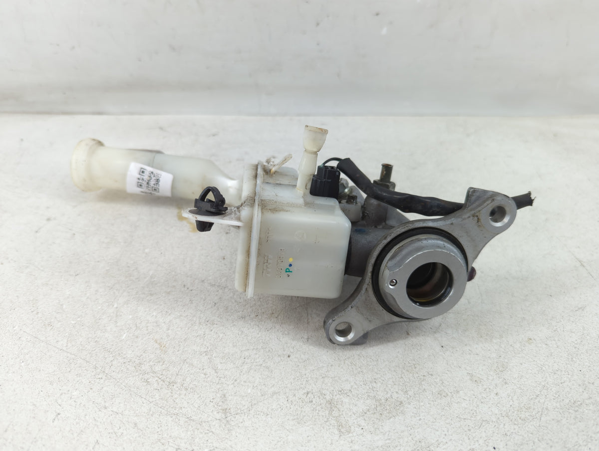 2013-2019 Nissan Sentra Brake Master Cylinder 1078334 - Oemusedautoparts1.com