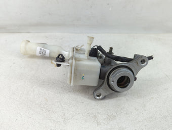 compare product 2013-2019 Nissan Sentra Brake Master Cylinder 1078334