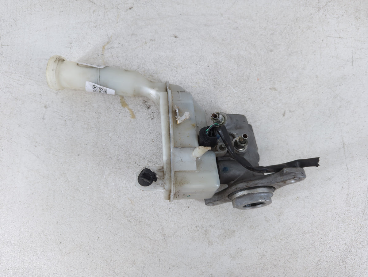 2013-2019 Nissan Sentra Brake Master Cylinder 1078334 - Oemusedautoparts1.com