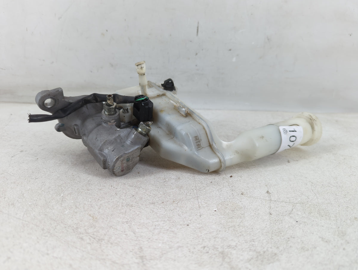 2013-2019 Nissan Sentra Brake Master Cylinder 1078334 - Oemusedautoparts1.com