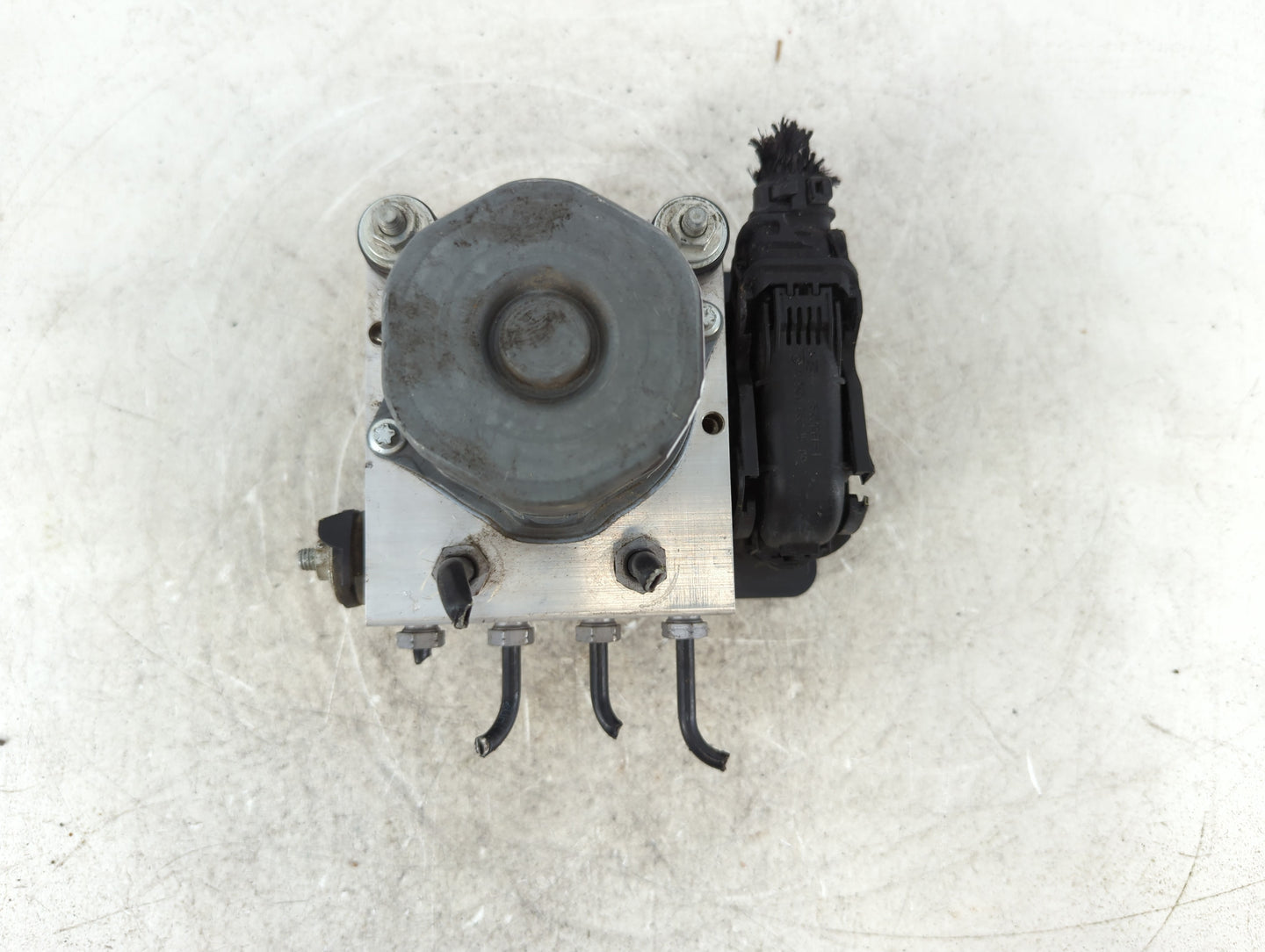 2014-2015 Nissan Sentra ABS Pump Control Module Replacement P/N:A000 431 37 00 Fits Fits 2014 2015 OEM Used Auto Parts - Oem