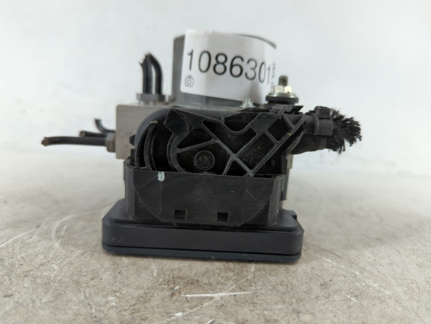 2014-2015 Nissan Sentra ABS Pump Control Module Replacement P/N:A000 431 37 00 Fits Fits 2014 2015 OEM Used Auto Parts - Oem