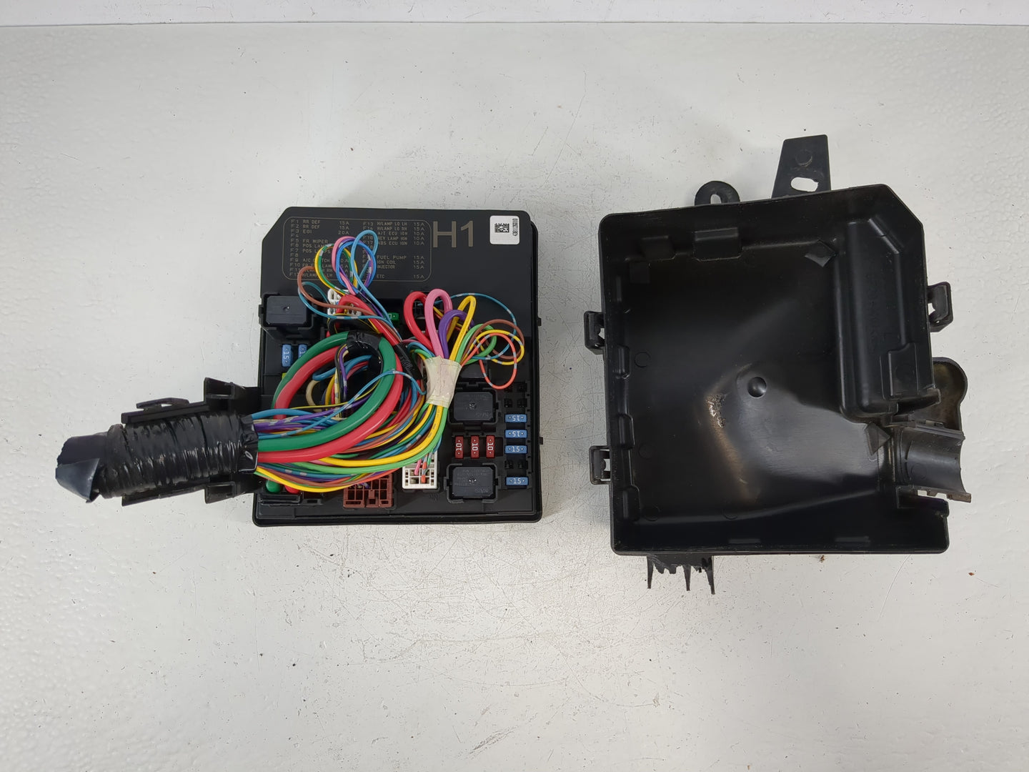 2013-2019 Nissan Sentra Fusebox Fuse Box Panel Relay Module P/N:284B7 3RA1A Fits Fits 2013 2014 2015 2016 2017 2018 2019 OEM