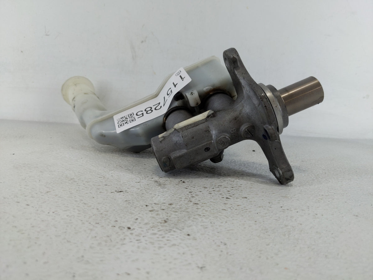 2013-2019 Nissan Sentra Brake Master Cylinder 1157285 - Oemusedautoparts1.com