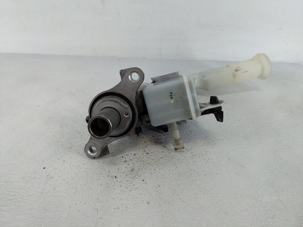 2013-2019 Nissan Sentra Brake Master Cylinder 1157285 - Oemusedautoparts1.com