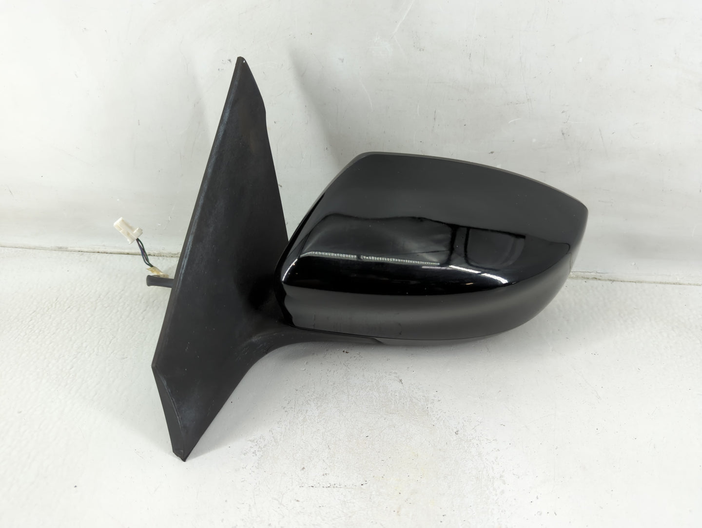 2013-2015 Nissan Sentra Driver Side View Mirror - Left Door Mirror OEM Used - Oemusedautoparts1.com